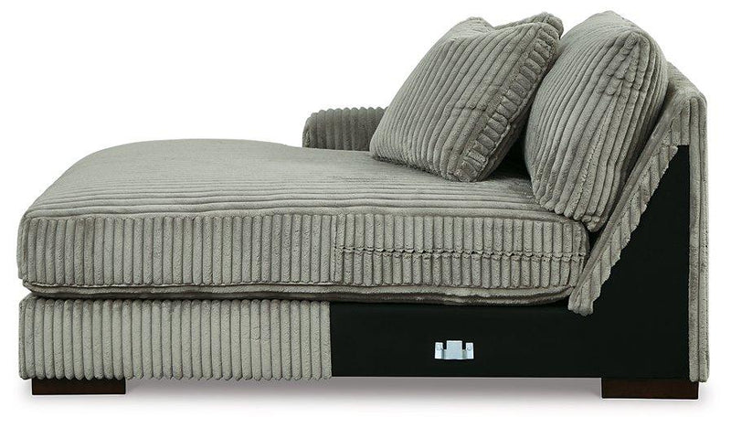 Lindyn Super Chaise